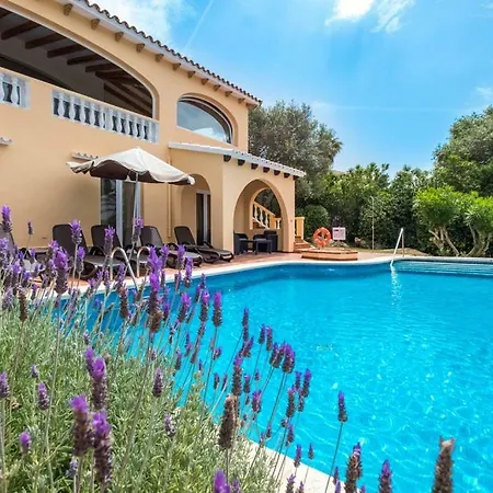 V107 Las Palmeras Villa