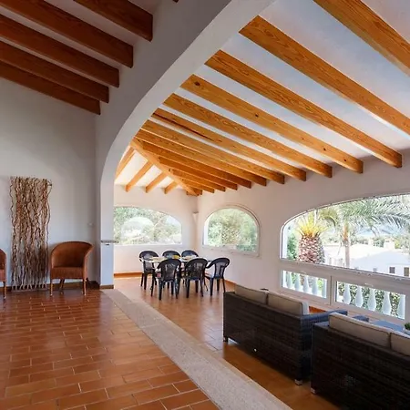 V107 Las Palmeras Villa